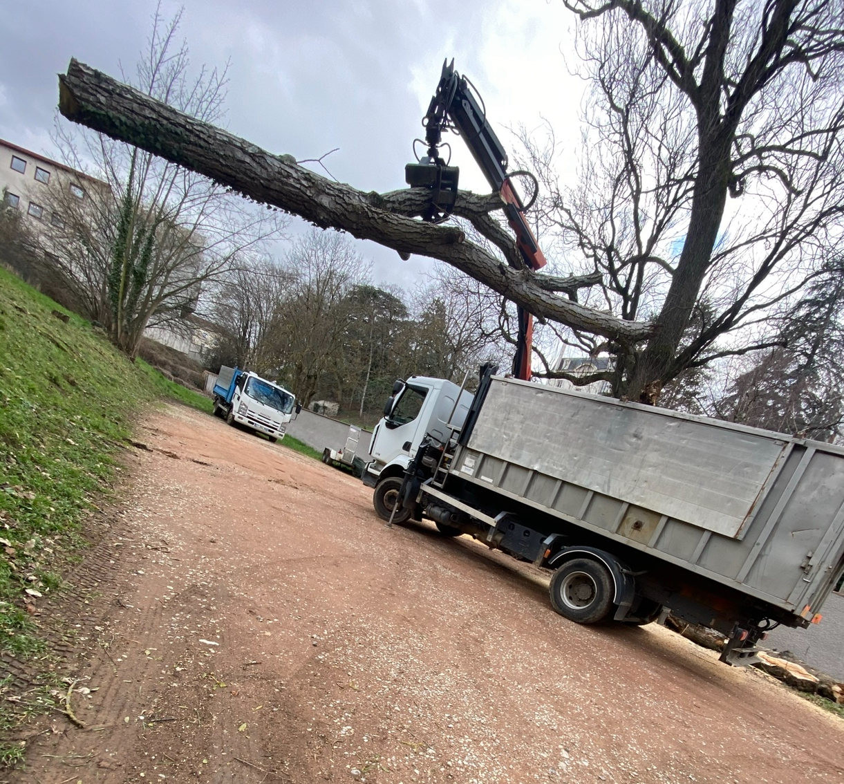 Camion grue d'intervention